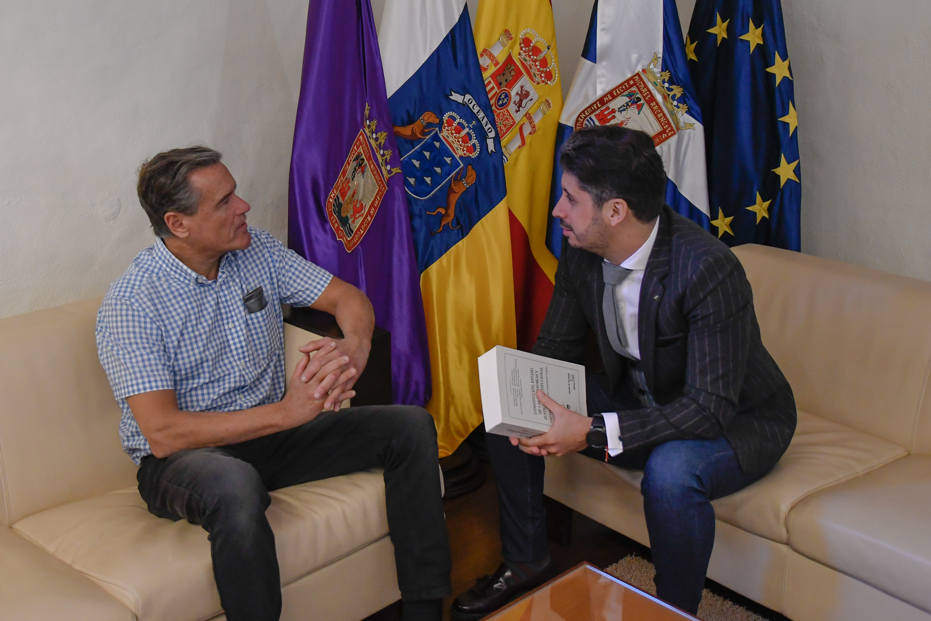 Recepción a Juan Fernando López