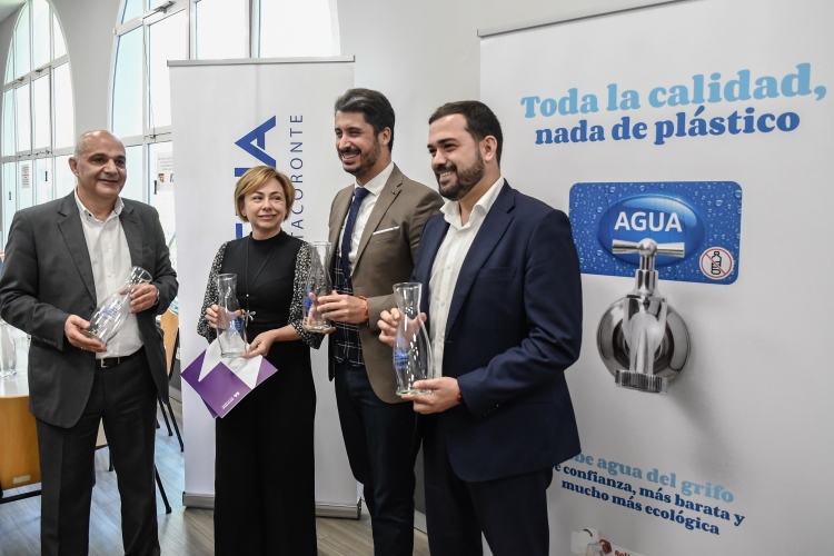 Ayuntamiento y Universidad de La Laguna promueven el uso de agua del grifo y la reducción de plásticos