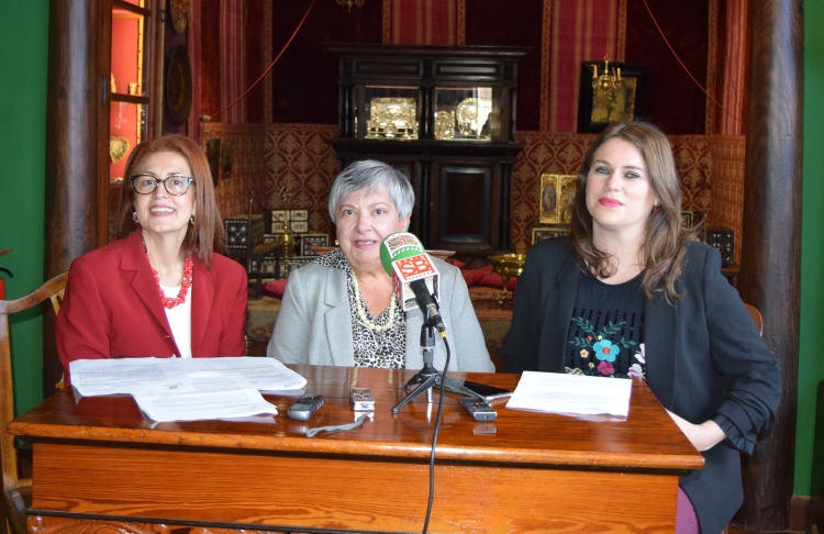 Elvira Jorge y la promotora del Museo Cayetano Gómez Felipe, María Remedios Gómez