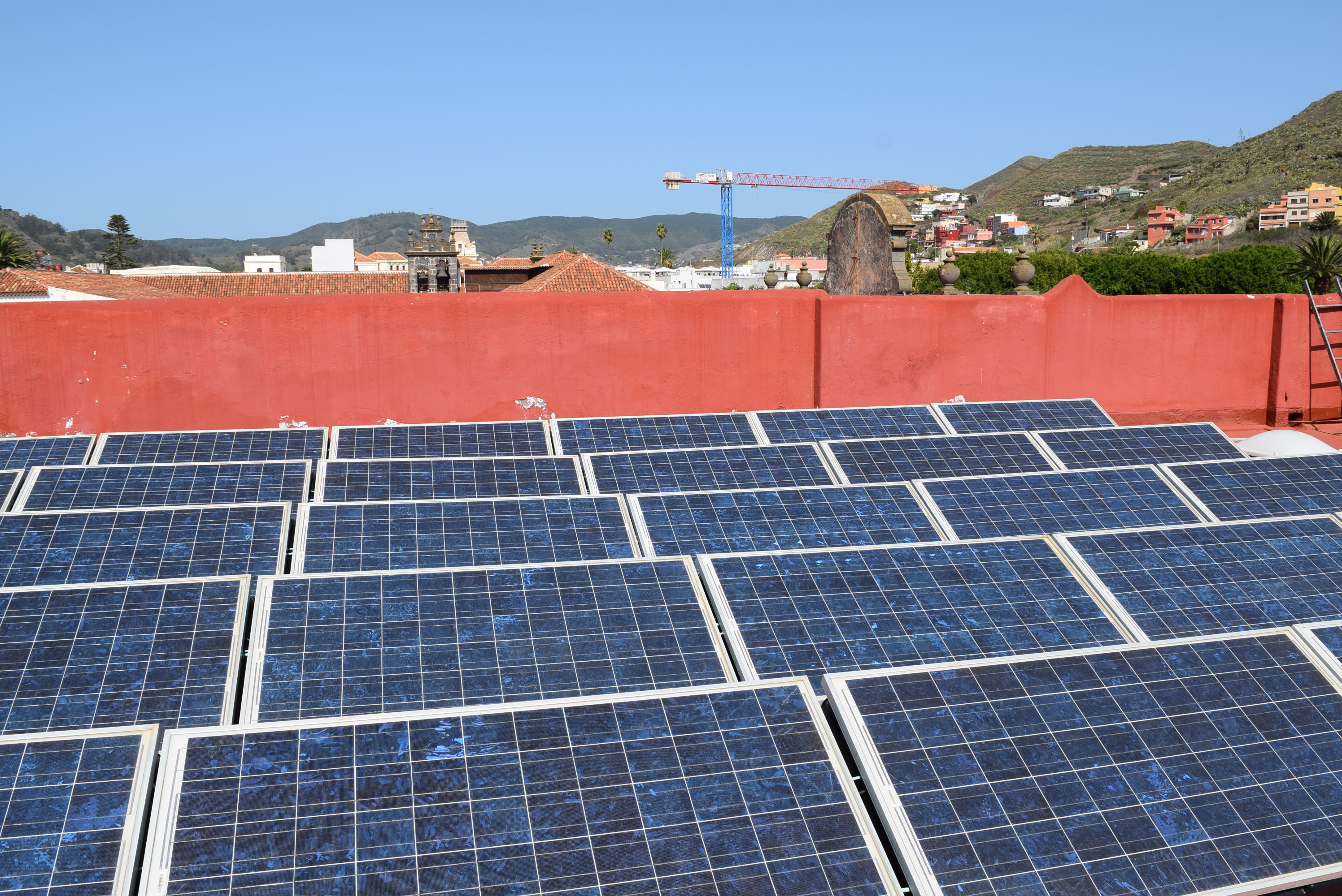 Paneles Solares en la azotea del Ayuntamiento de La Laguna