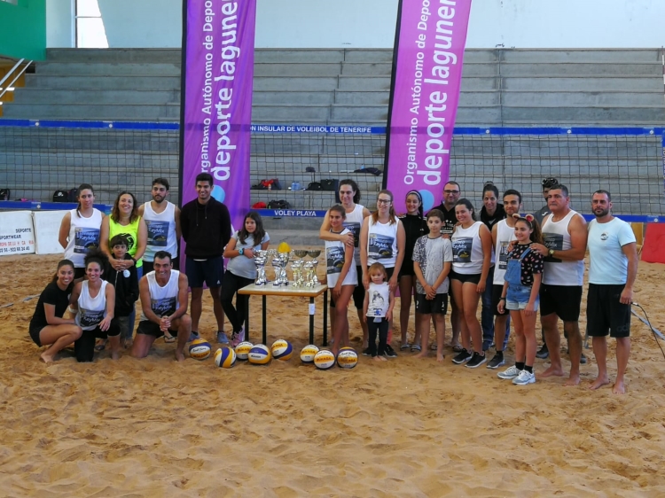 El Club Voleybol Aguere organizó en la instalación municipal el I Torneo ReyMix