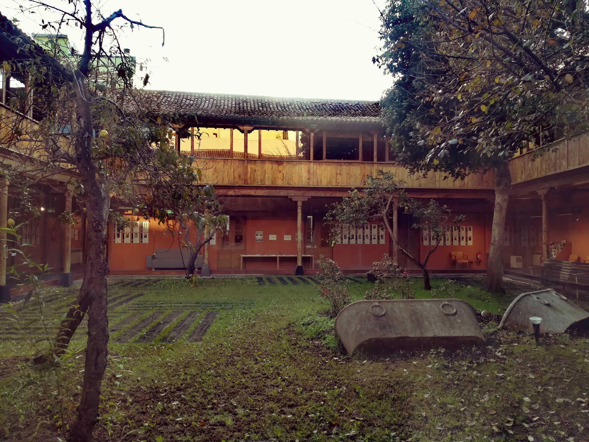 biblioteca la laguna