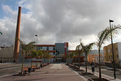Plaza y centro ciudadano El Tranvía - La Cuesta