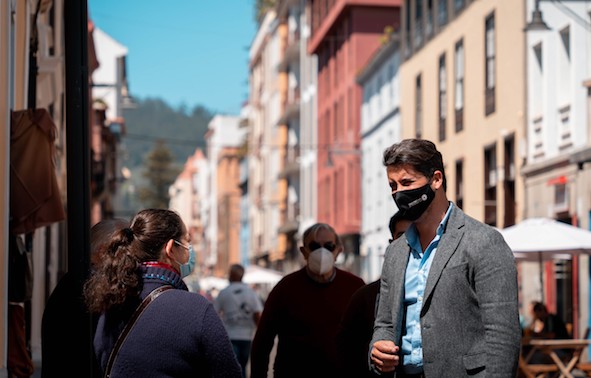 Lluis Yeray Gutiérrez en una calle de La Laguna