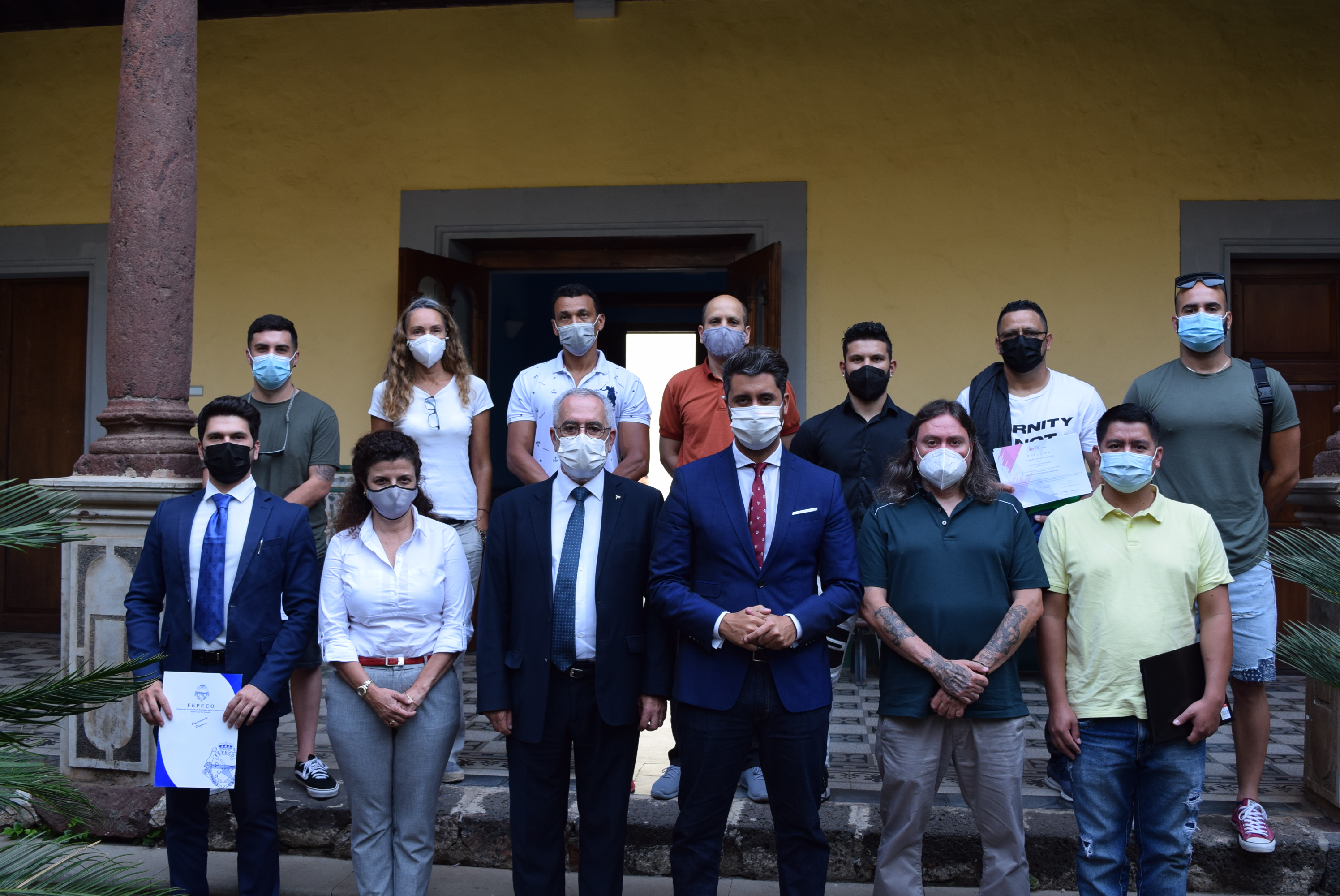 Alcalde, Concejal de Educación y alumnos del curso