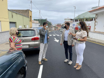 Visita de Luis Yeray Gutiérrez (i), Josimar Hernández y Cristina Ledesma (d)