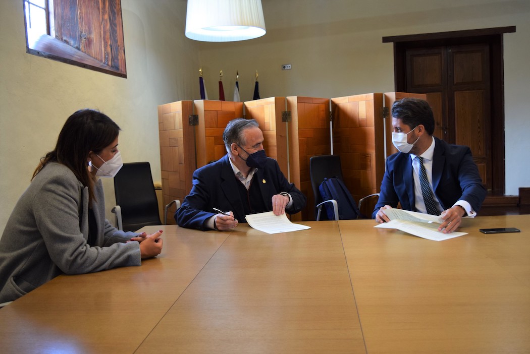 Yaiza López Landi, José Gómez Soliño (RSEAP) y Luis Yeray Gutiérrez