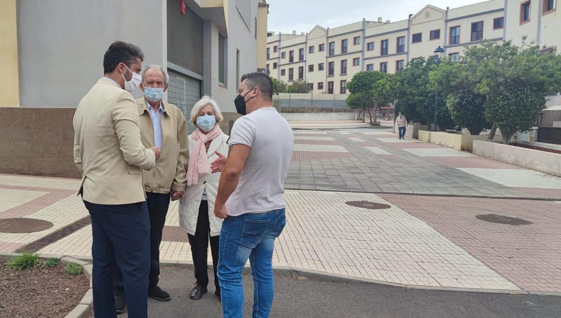 Archivo_Luis Yeray Gutiérrez en una visita a Finca España