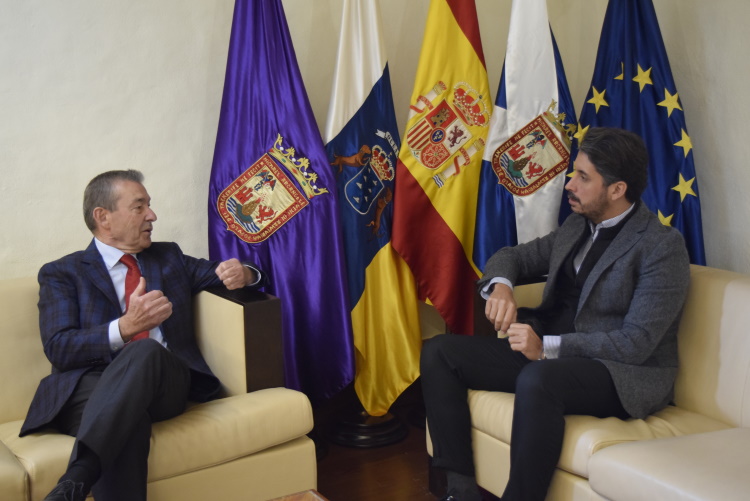 Luis Yeray Gutiérrez recibe a Paulino Rivero