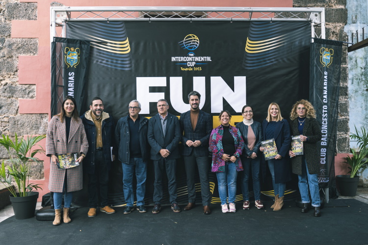 La Laguna alberga la exposición ‘Once años mágicos’, un repaso por la historia del CB 1939 Canarias