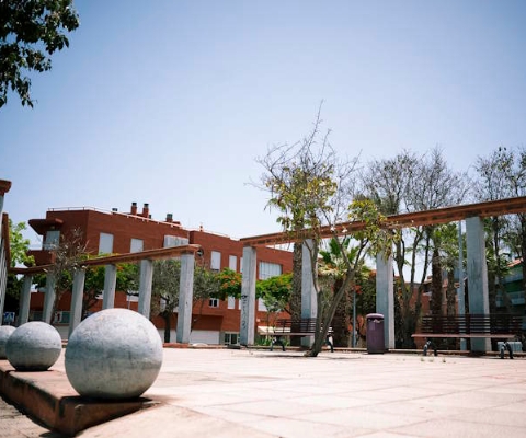 Plaza Avenida La Libertad 1