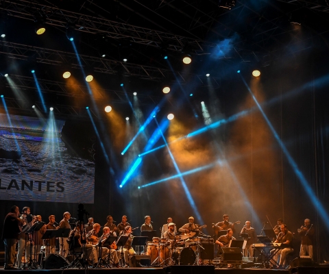 Archivo, actuación grupo Atlantes