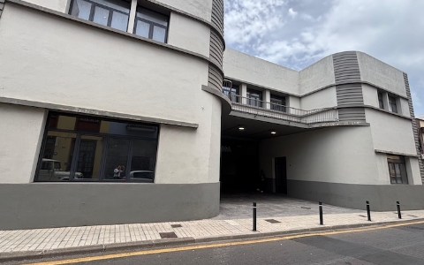 Edificio antiguas cocheras Marqués de Celada