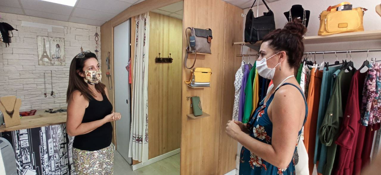 María José Roca en visita a comercios